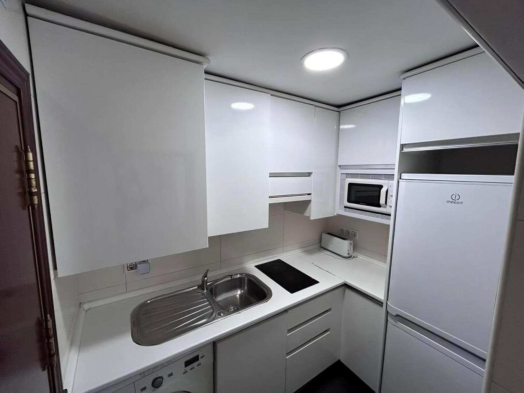 Apartment Comfortable Flat In Paseo Del Prado Atocha-almd8 *