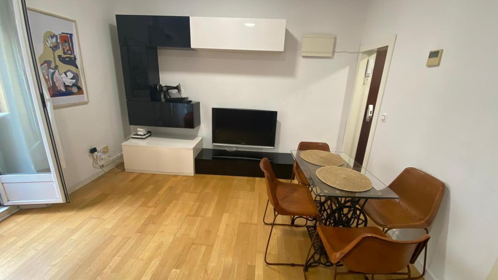 Apartment Comfortable Flat In Paseo Del Prado Atocha-almd8