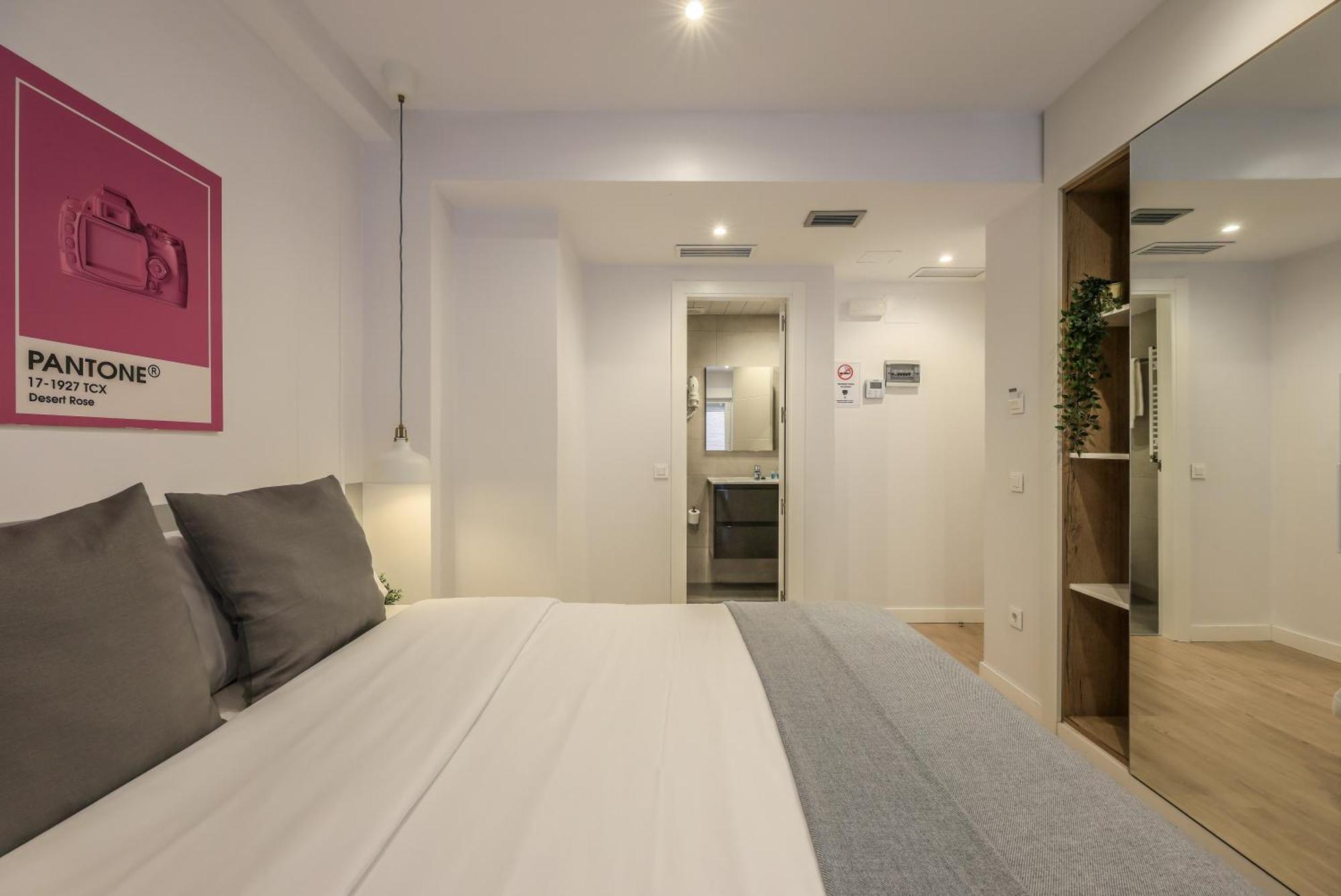 Amazinn Places Chamberi Guest house