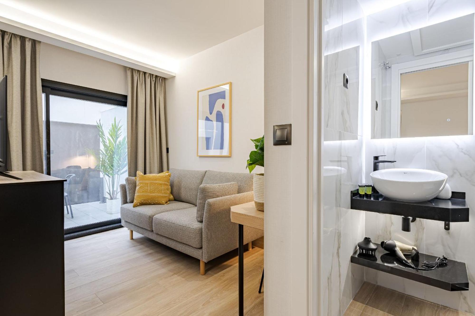 Feelathome Ventas Aparthotel *