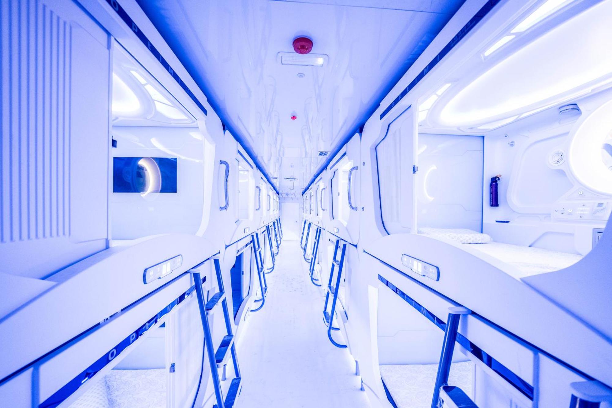 Capsule hotel Optimi