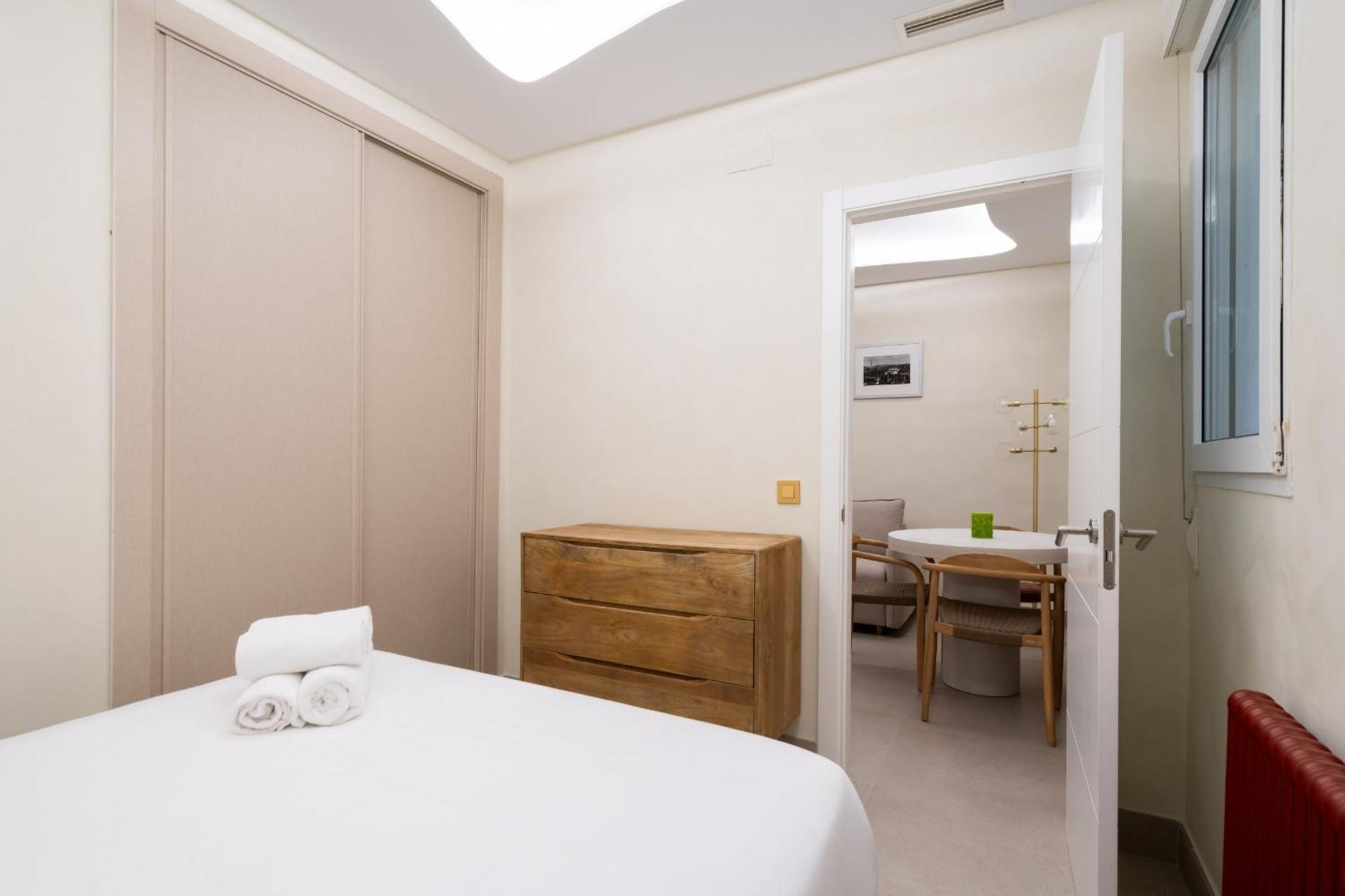 Exclusivo En El Retiro Metro Ibiza Alquiler Temporal Apartment