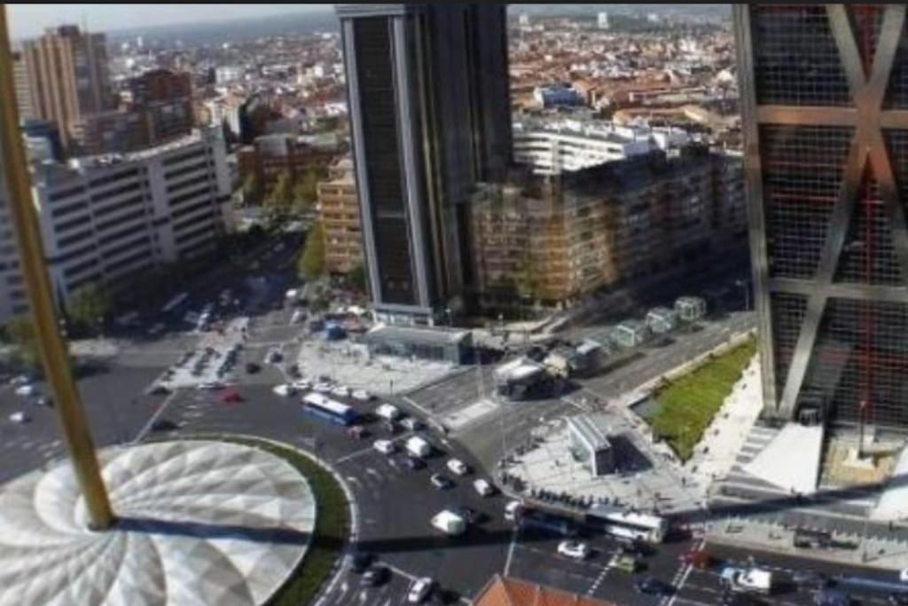 Apartamento Vintage On Plaza Castilla, Madrid