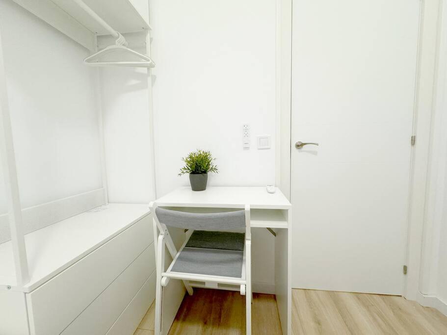 Habitacion Privada Comoda Y Bien Ubicada Con Zonas Comunes Compartidas A Lejlighed Madrid