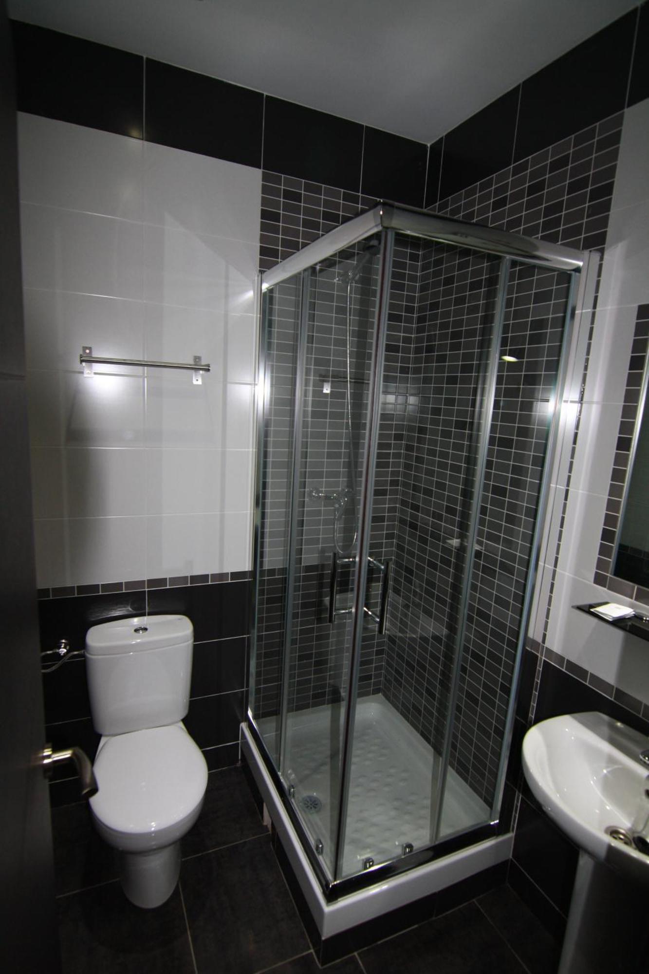 Guest house Mh Fuencarral 5*