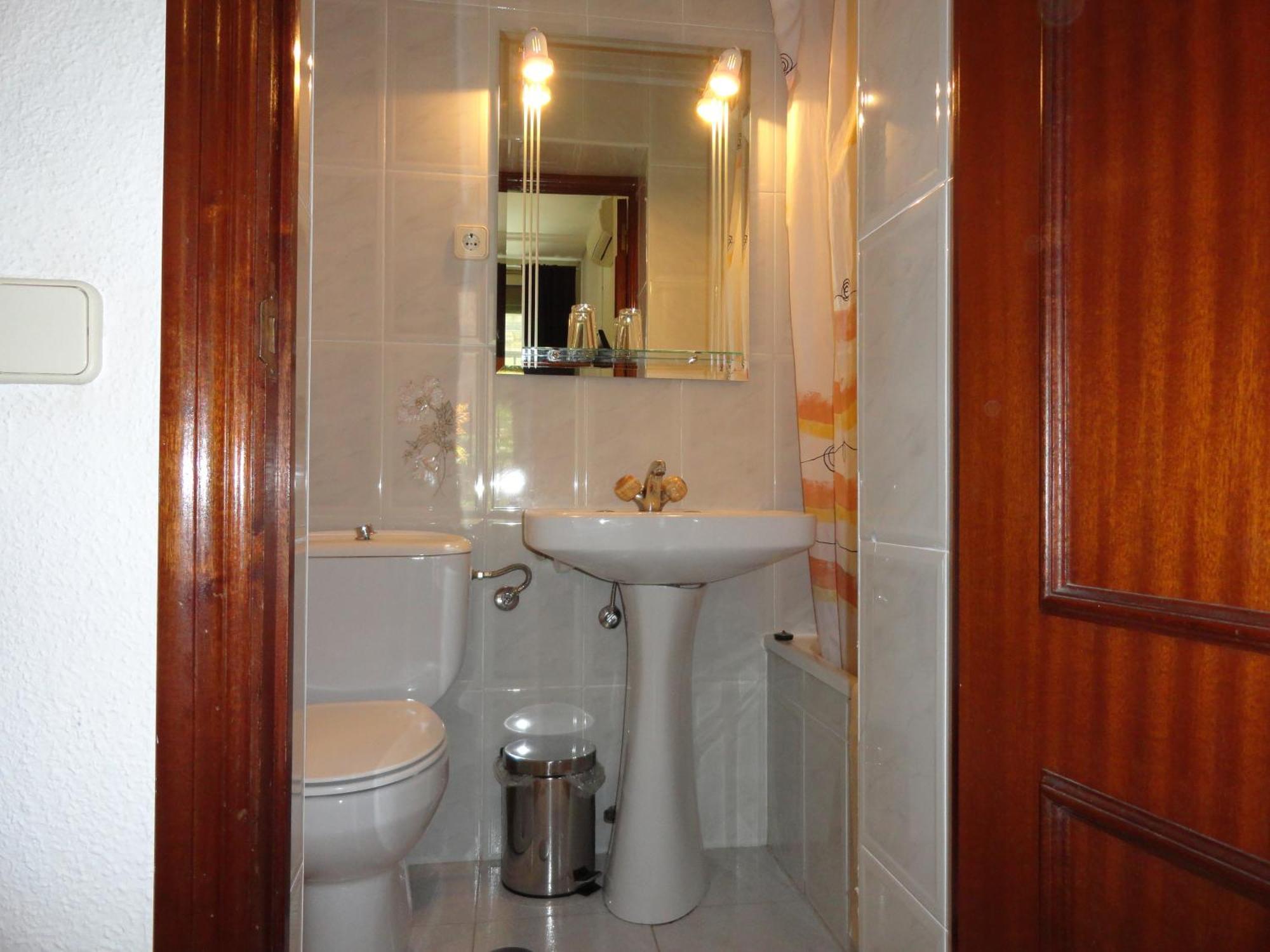 Guest house Fuencarral Kryse&breogan 2*