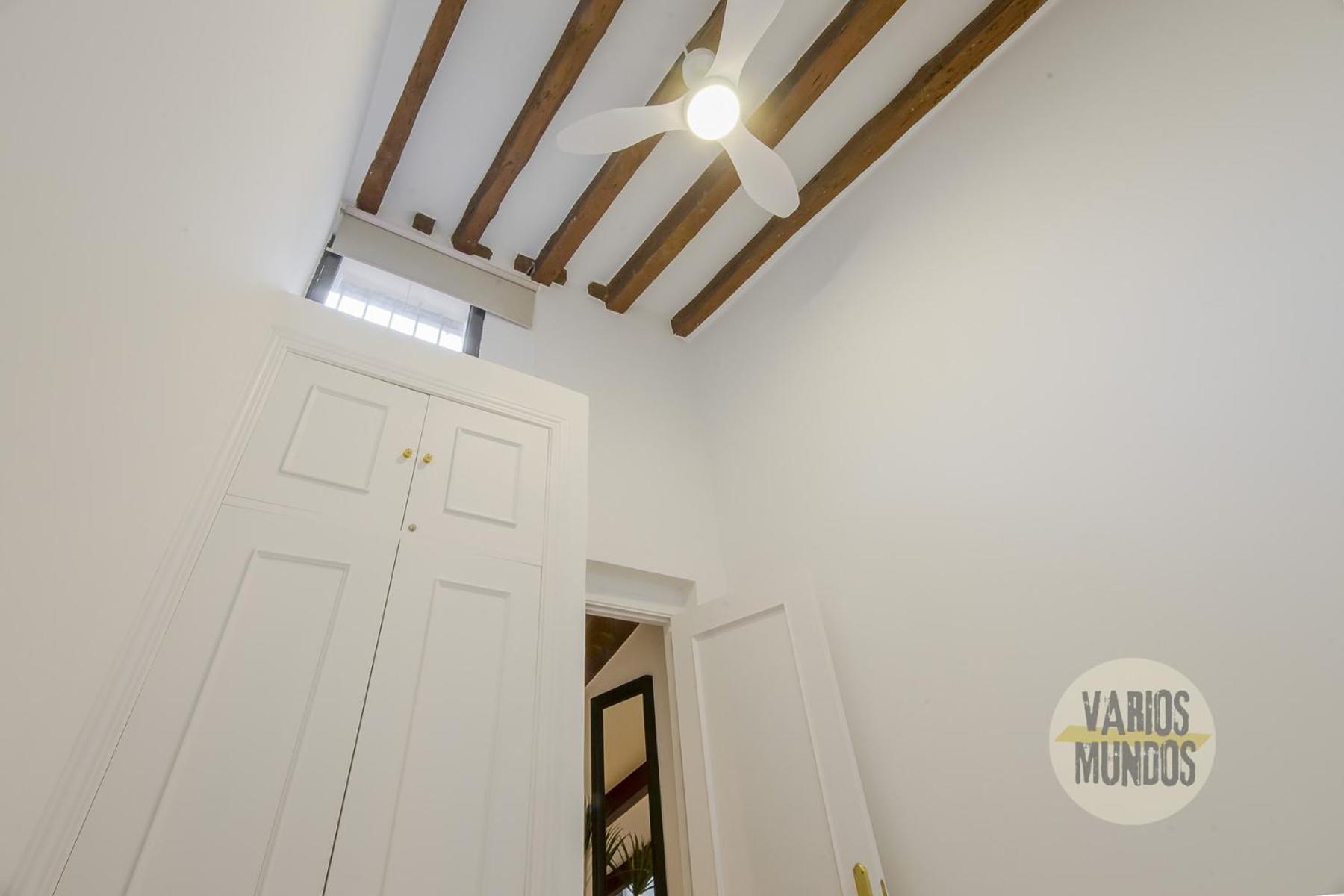 Fashion Design Loft En Calle Carretas-sol 4pax Madri