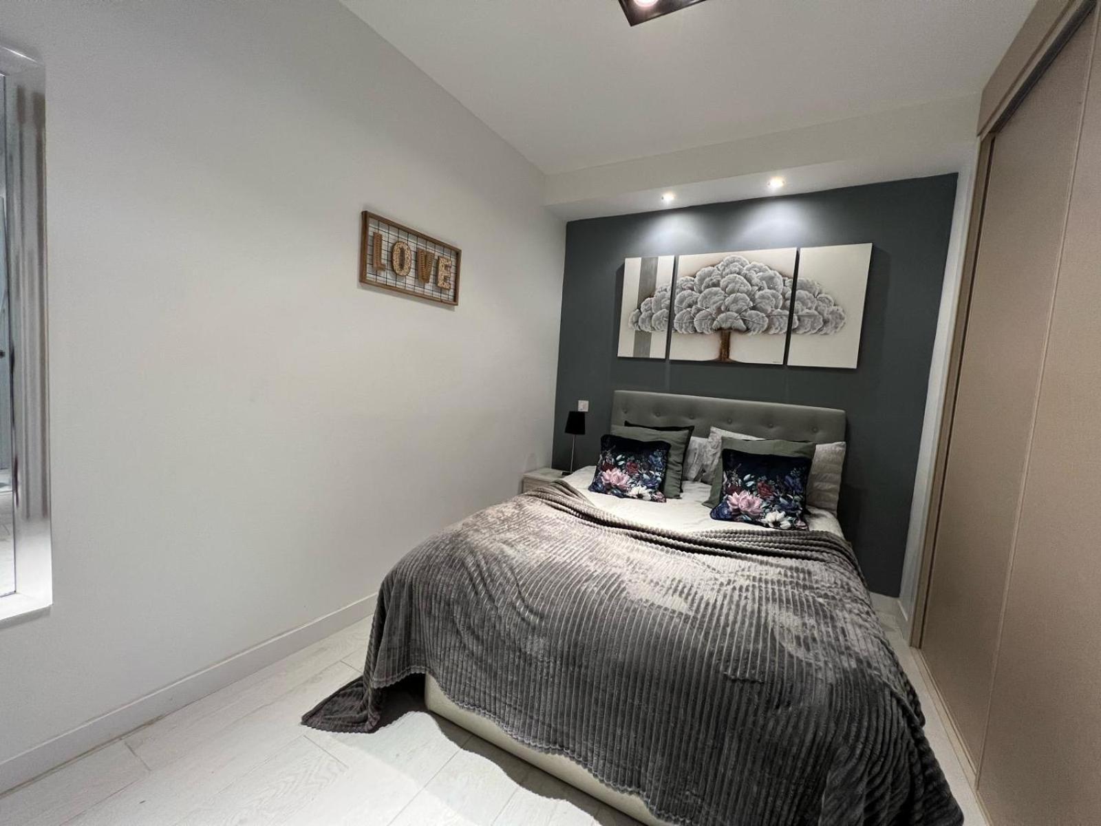 Paseo De La Castellana A 10 Minutos Del Santiago Bernabeu Apartamento *