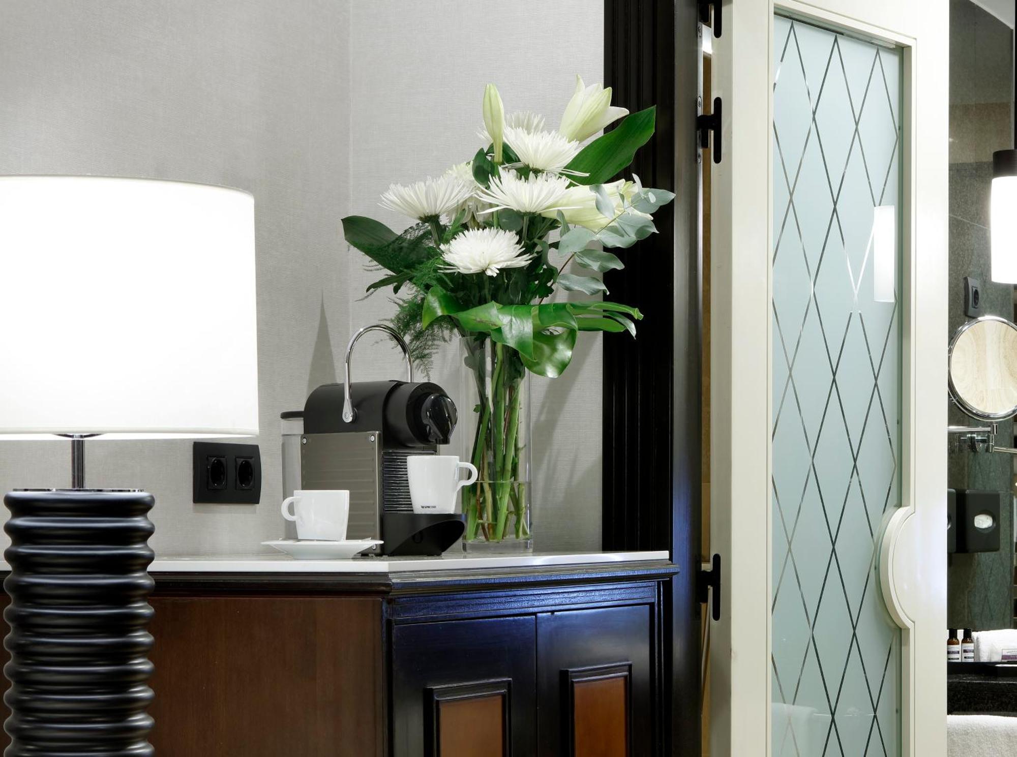 Hyatt Regency Hesperia 5*