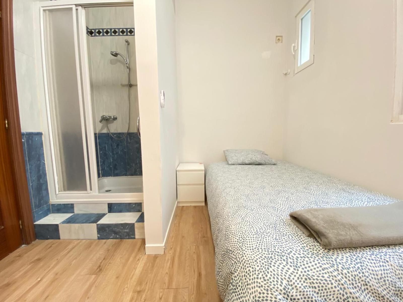 Habitacion En Casco Historico De Madrid, A Pocos Pasos De Sol Gæstehus