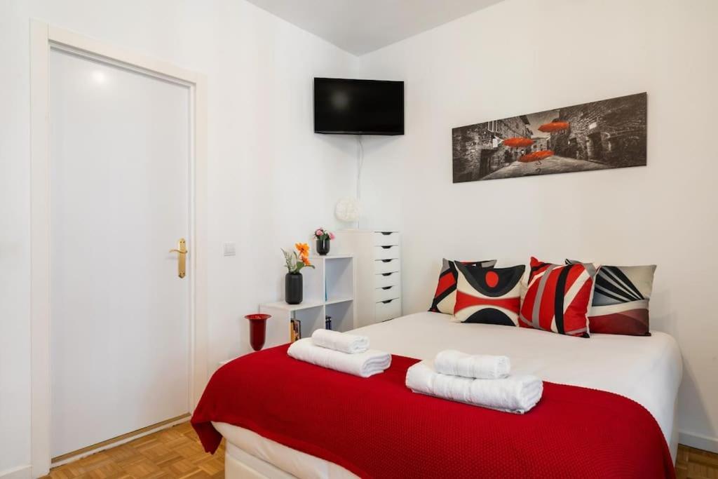 Located In Puerta De Alcala - 2 Apartamento Madri