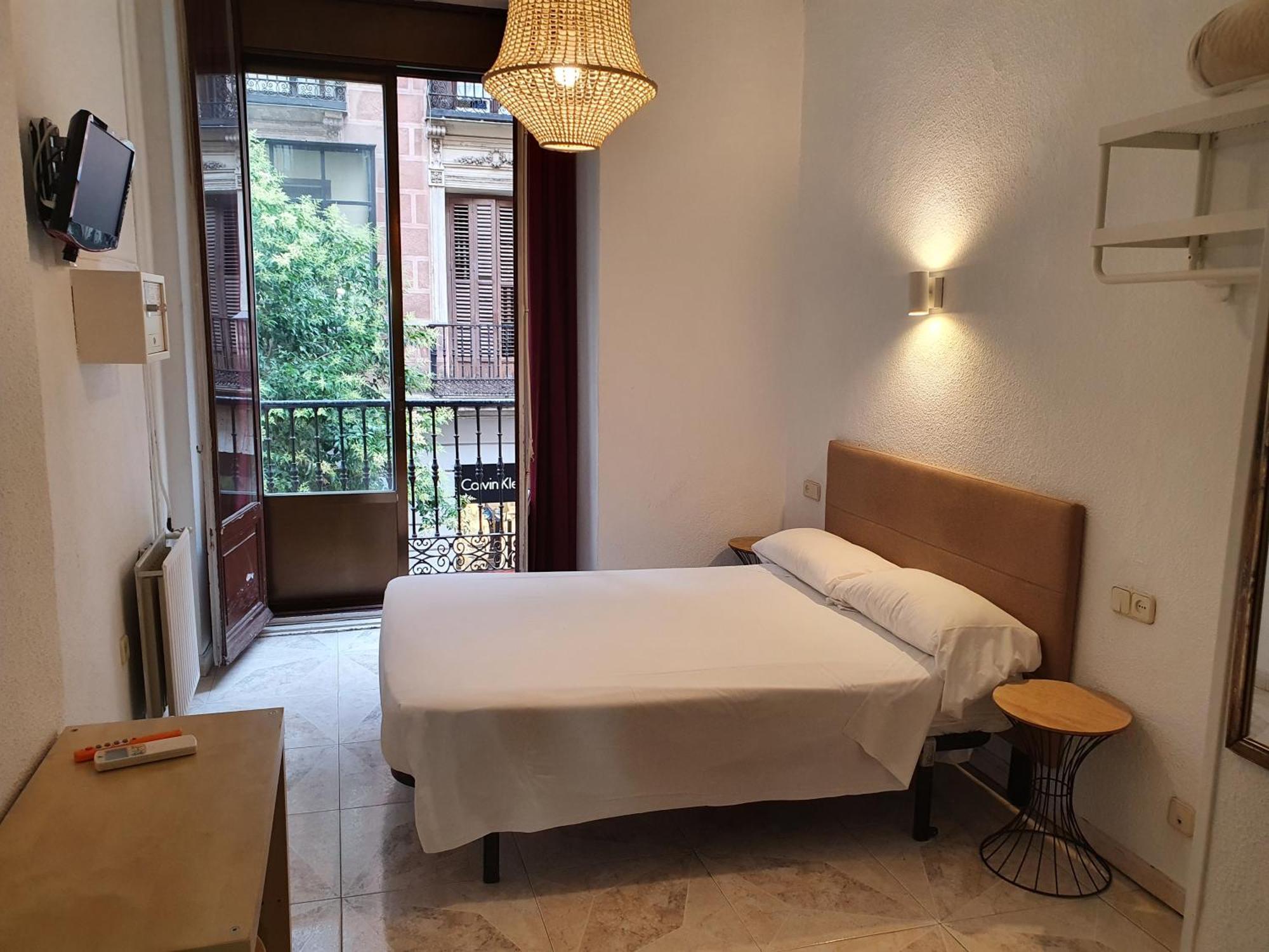 Fuencarral Kryse&breogan Guest house