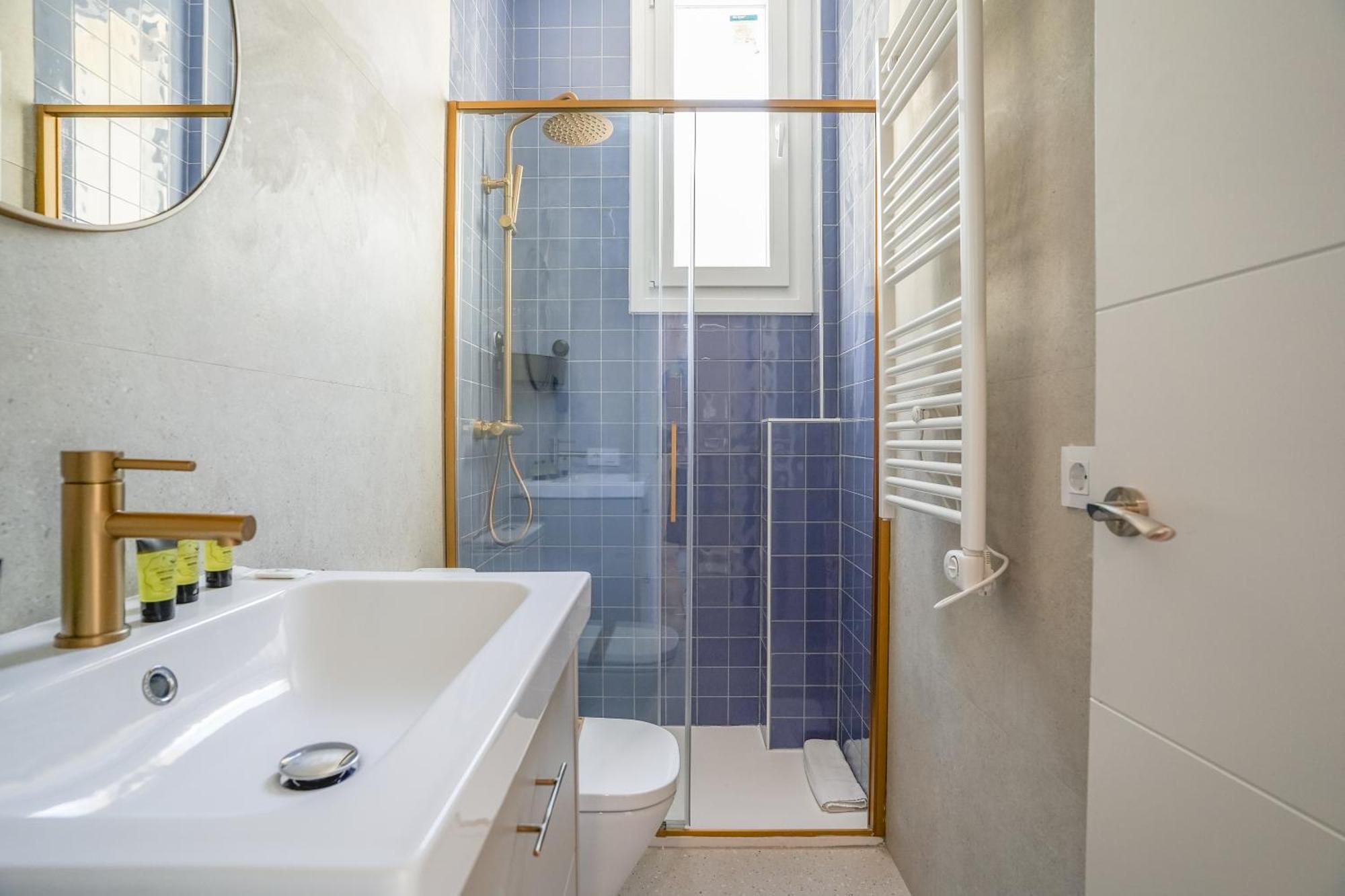 Cozy And Modern-1bedroom 1bathroom-delicias * Madri