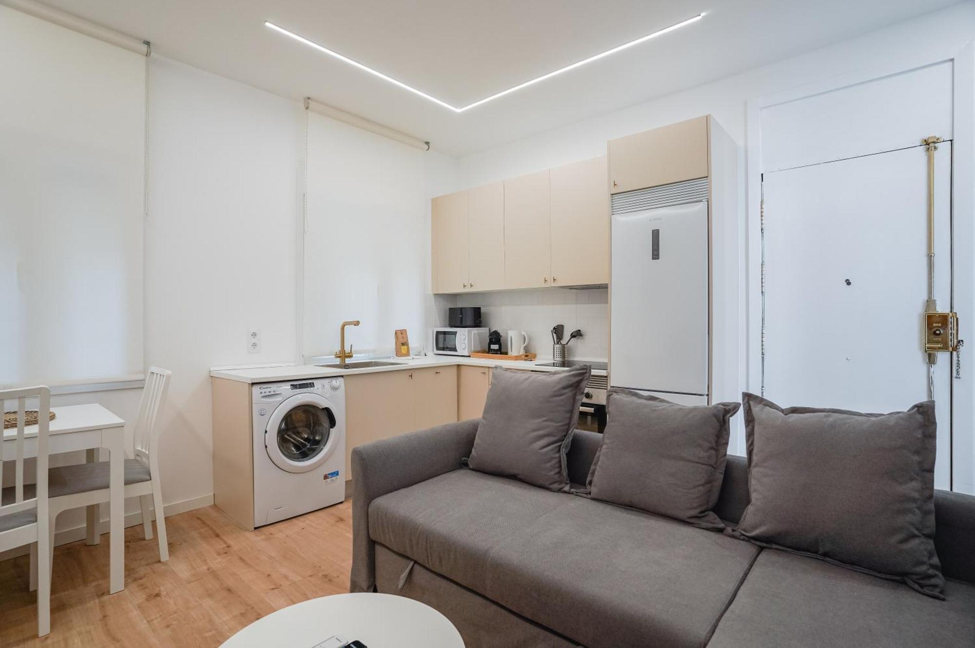 Cozy And Modern-1bedroom 1bathroom-delicias * Madri