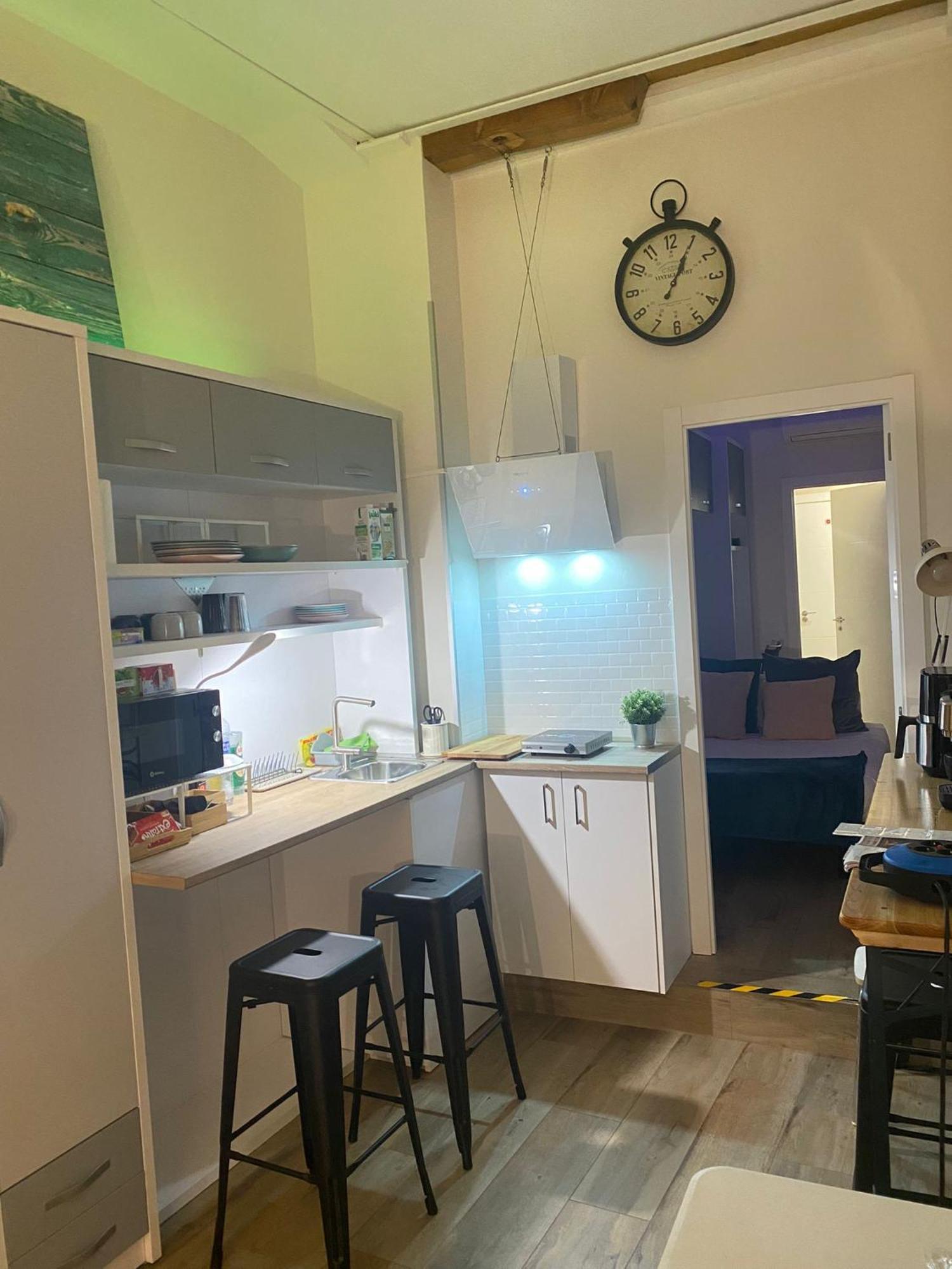 Centrico. Atocha-lavapies. Nuevo. 100% Equipado. Apartment *