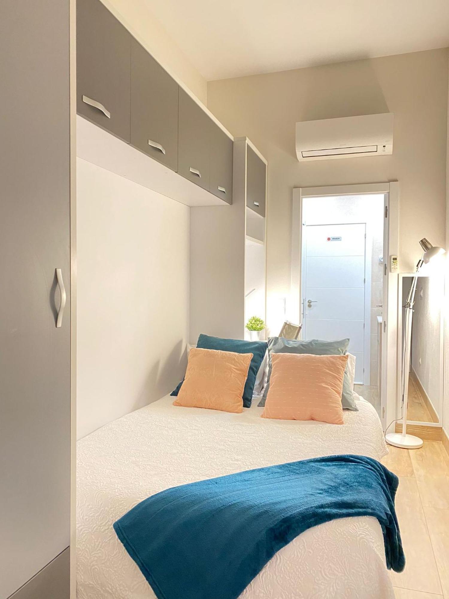 Centrico. Atocha-lavapies. Nuevo. 100% Equipado. Apartment *