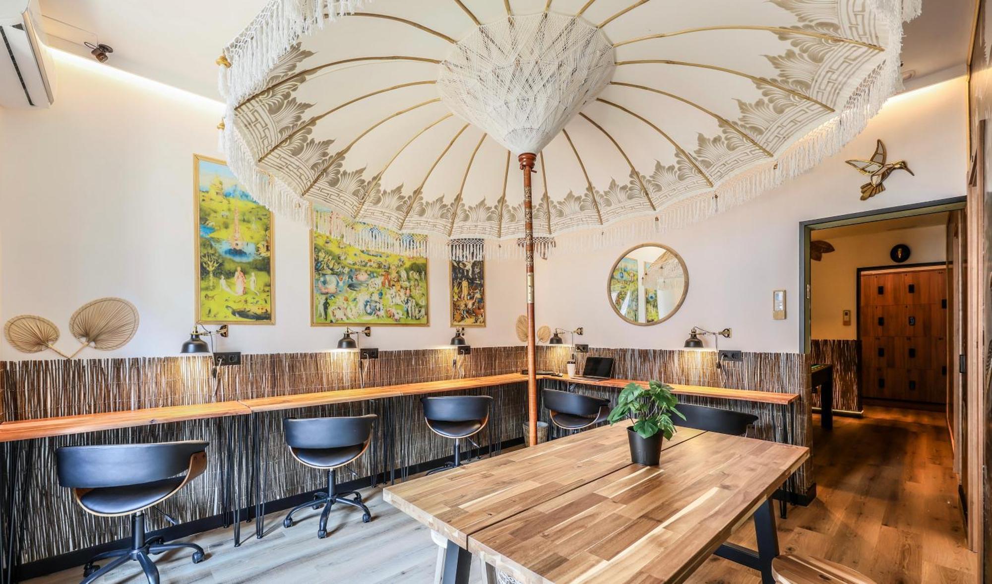 Hostel Eliseo - Livingcoworking - Malasana