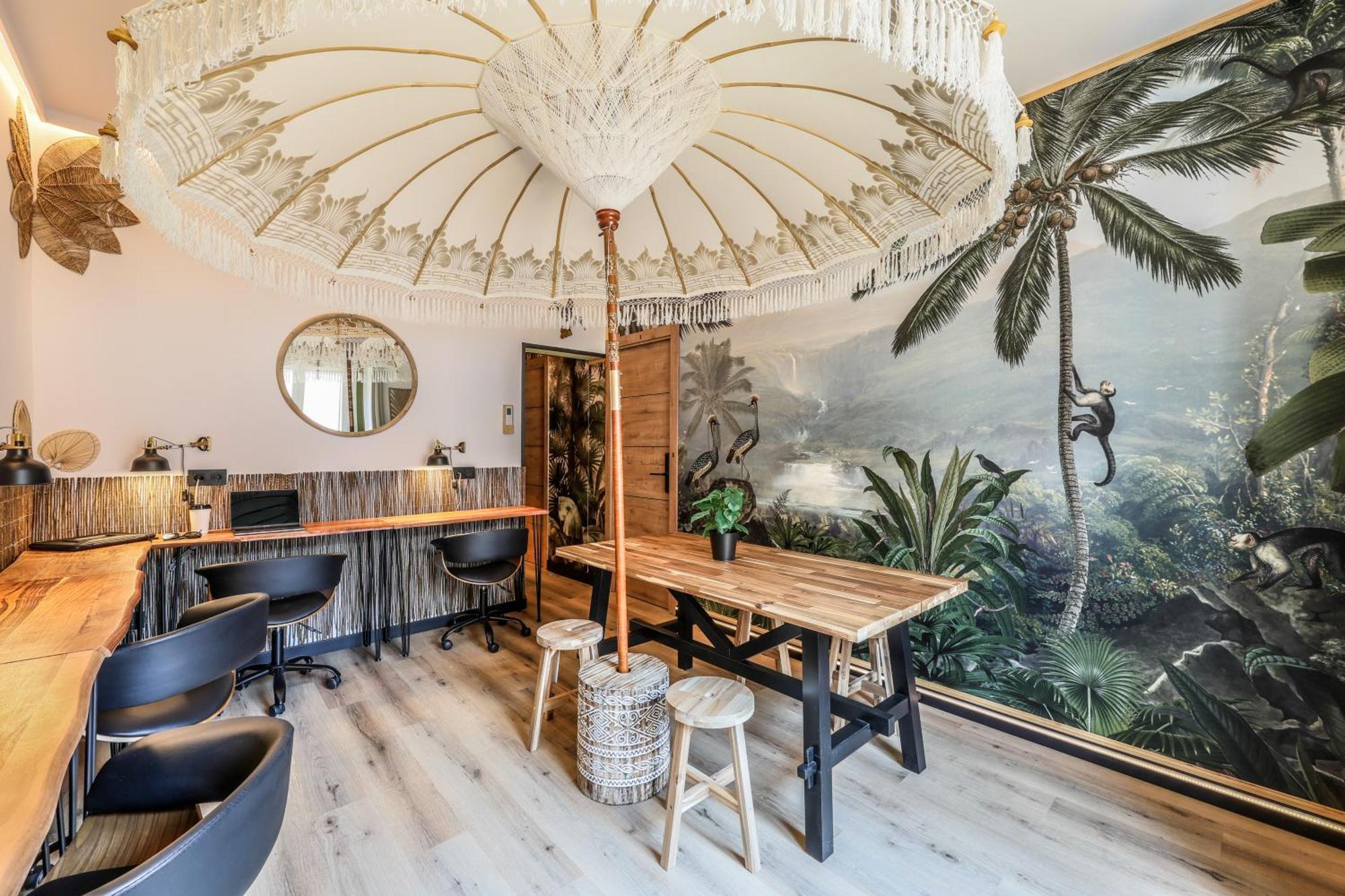 Hostel Eliseo - Livingcoworking - Malasana Madrid