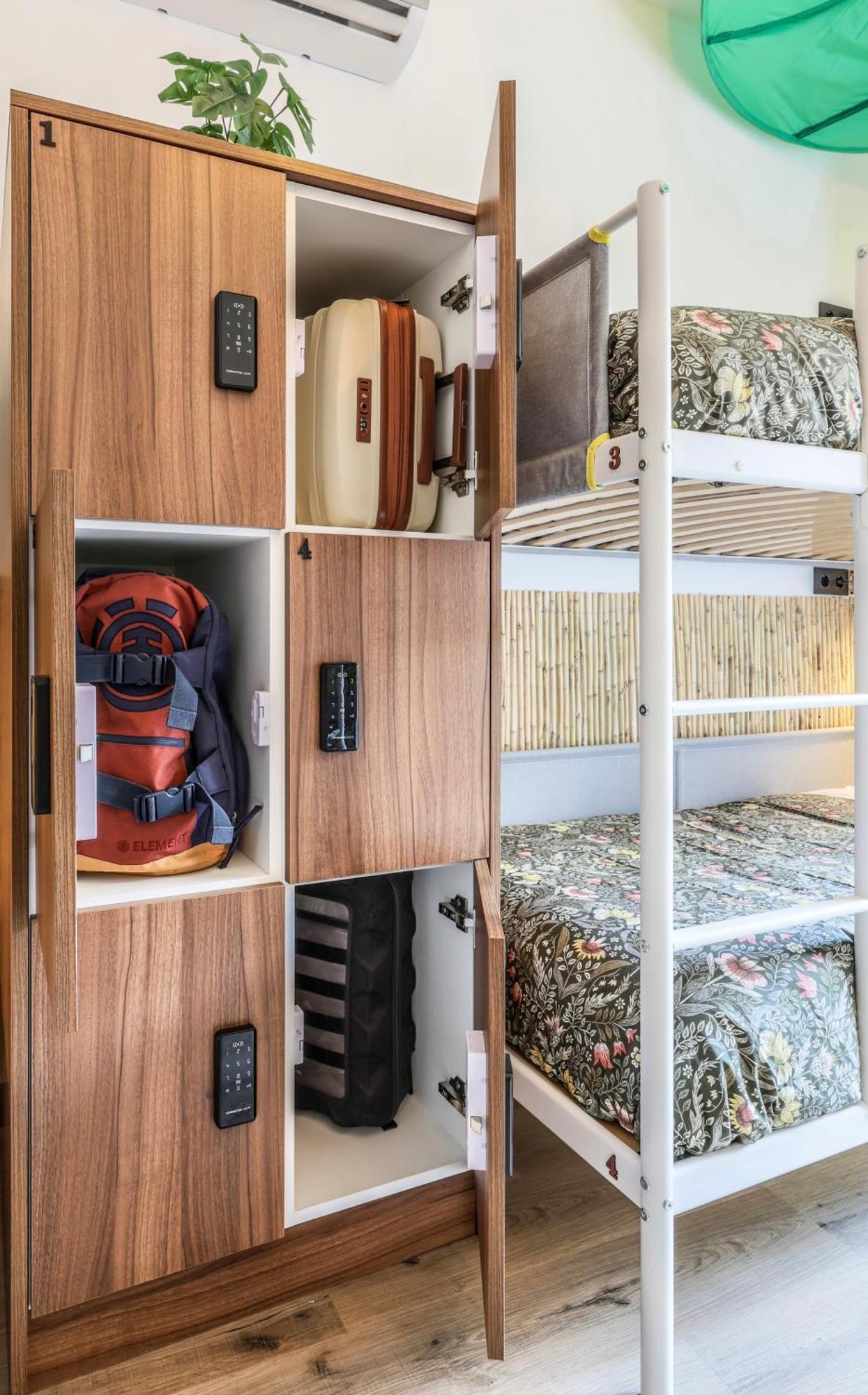 Hostel Eliseo - Livingcoworking - Malasana Madrid