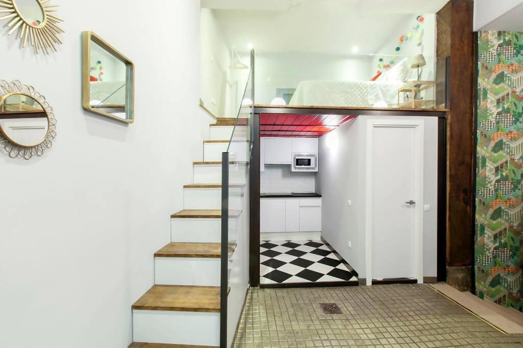 New Apt-location Location Location!bar *