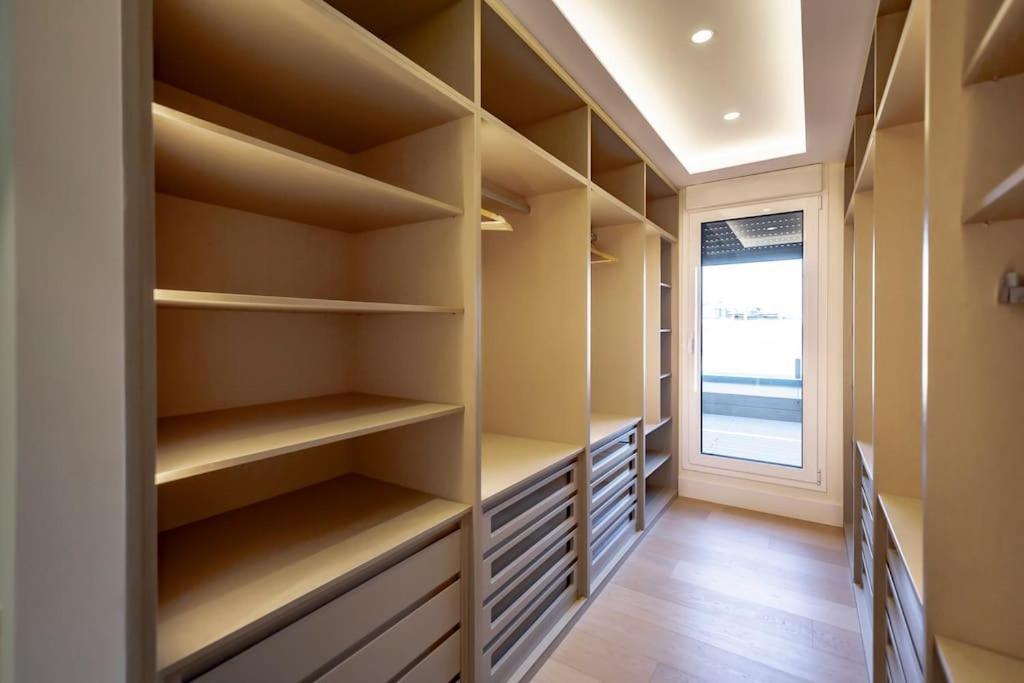 Penthouse Private Jacuzzi Castellana Apartment