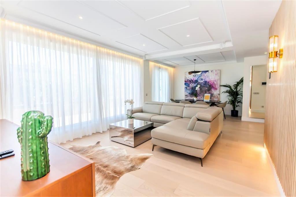 Penthouse Private Jacuzzi Castellana Apartment