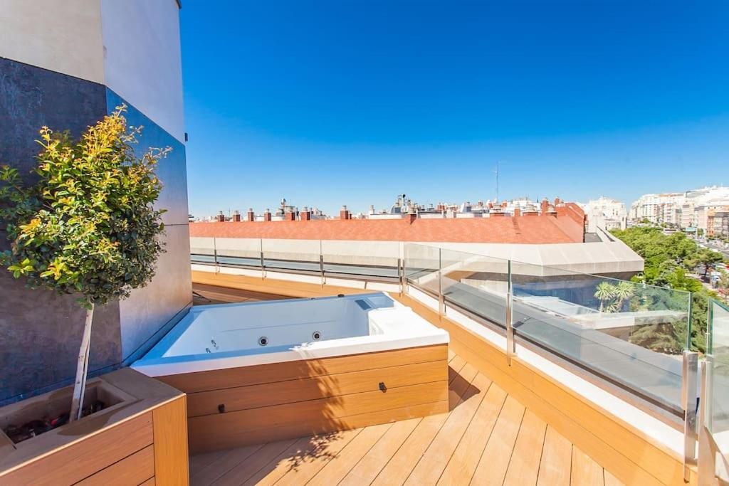 Apartment Penthouse Private Jacuzzi Castellana Madrid