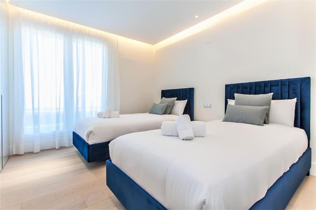 Apartment Penthouse Private Jacuzzi Castellana Madrid