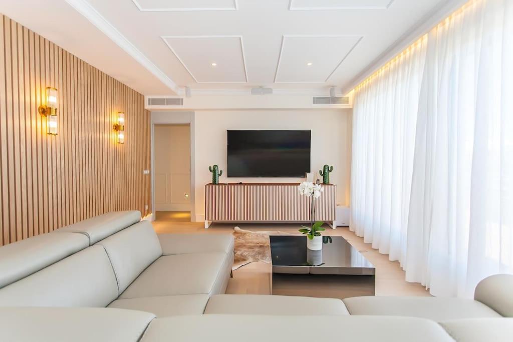 Apartment Penthouse Private Jacuzzi Castellana Madrid