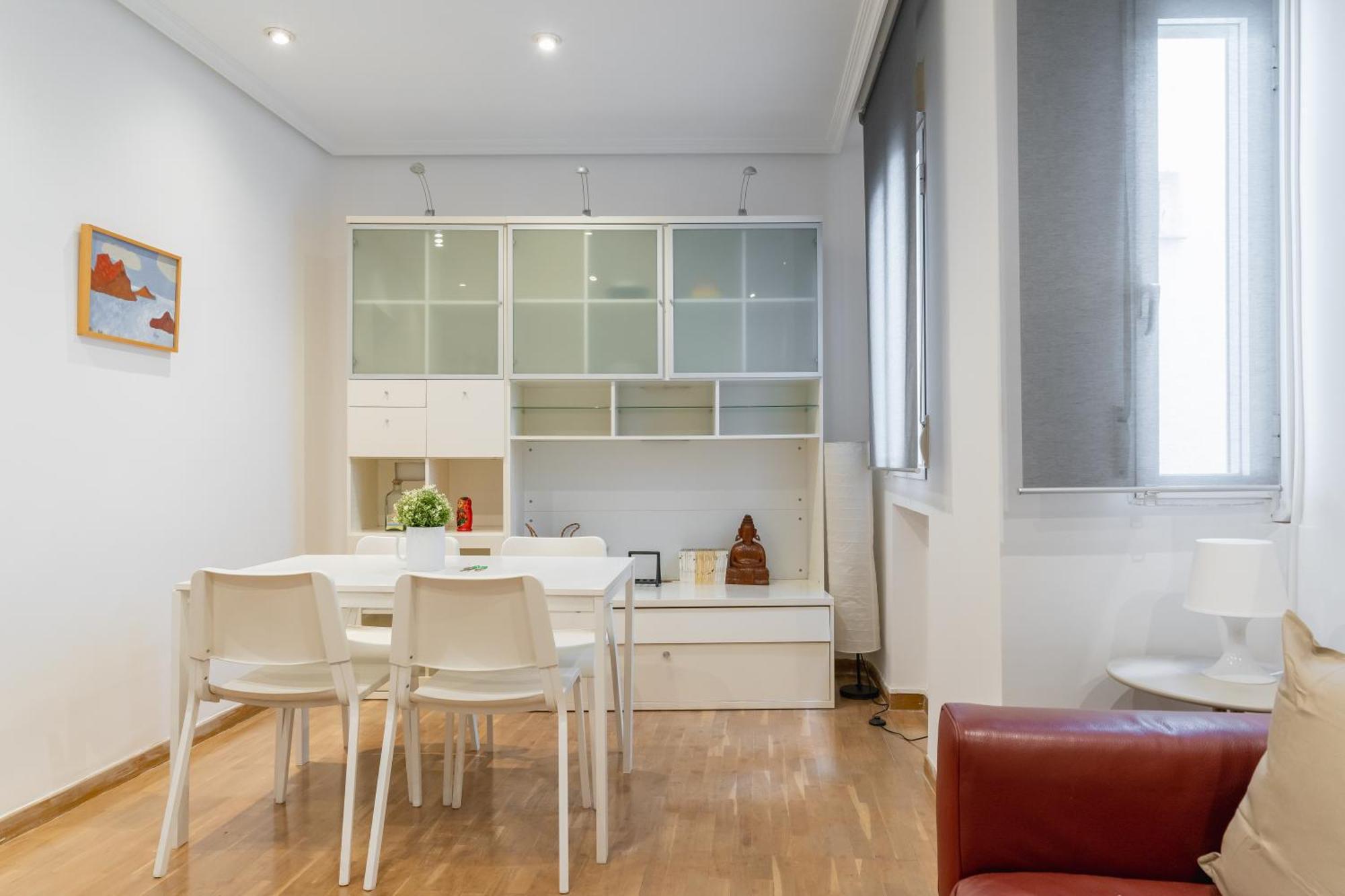 Cozy -1bedroom 1bath -anton Martin Apartment Madrid