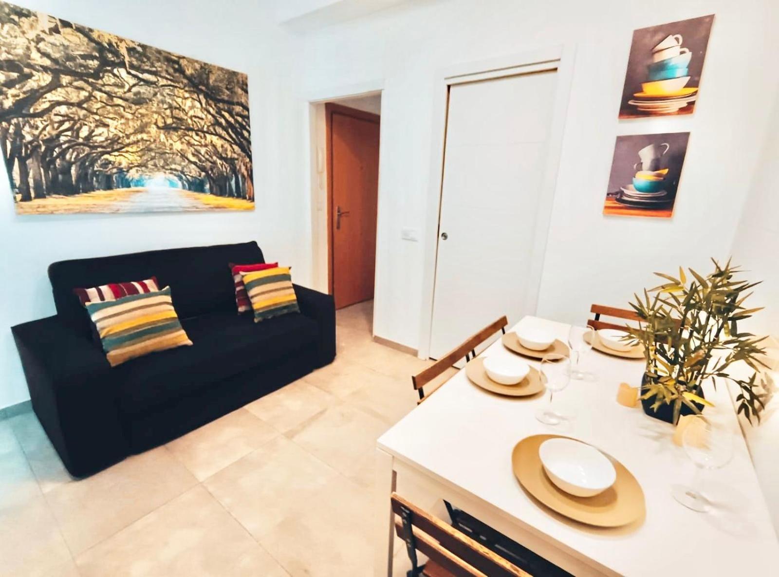 Metro Avenida De America 02 Apartment *