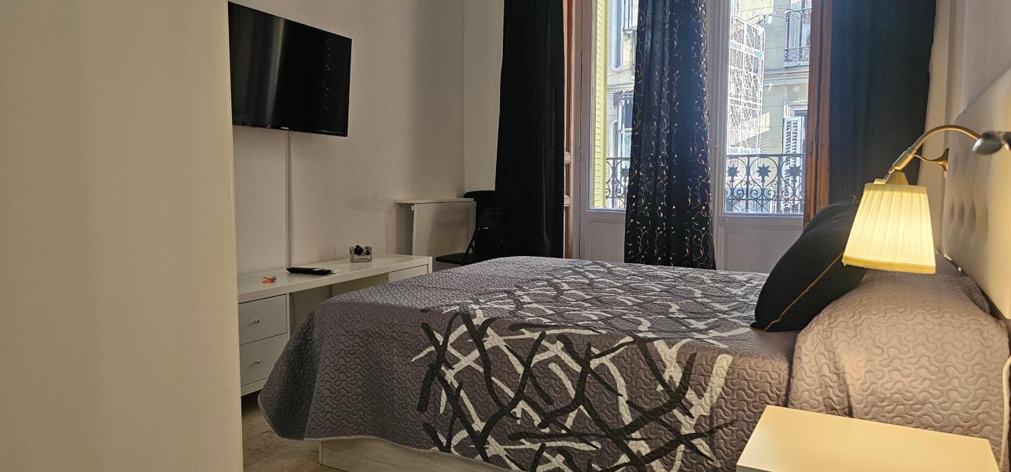 Chueca Inn *