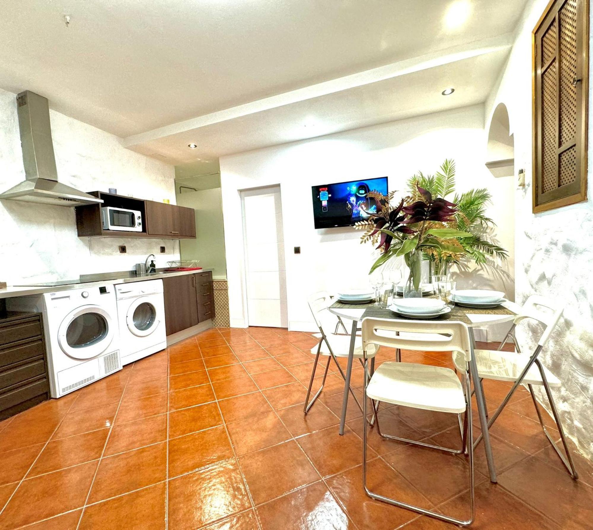Con Jacuzzi Apartment