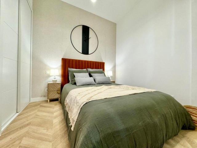 Modern & Bright Studio *
