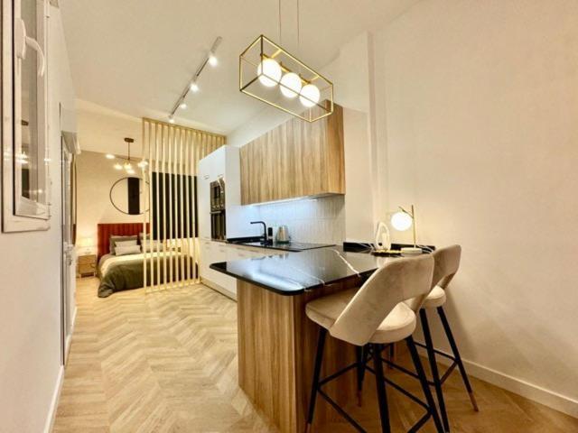 Modern & Bright Studio * Madrid