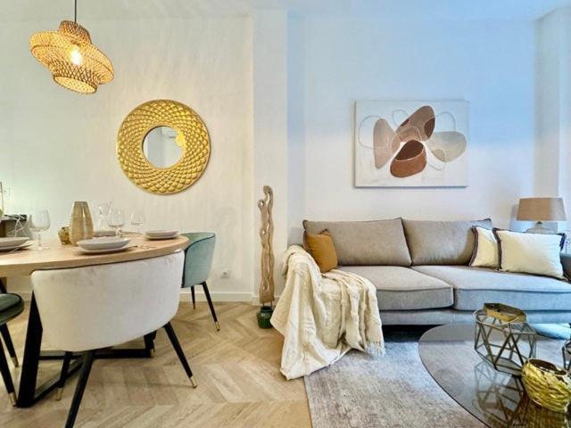 Modern & Bright Studio
