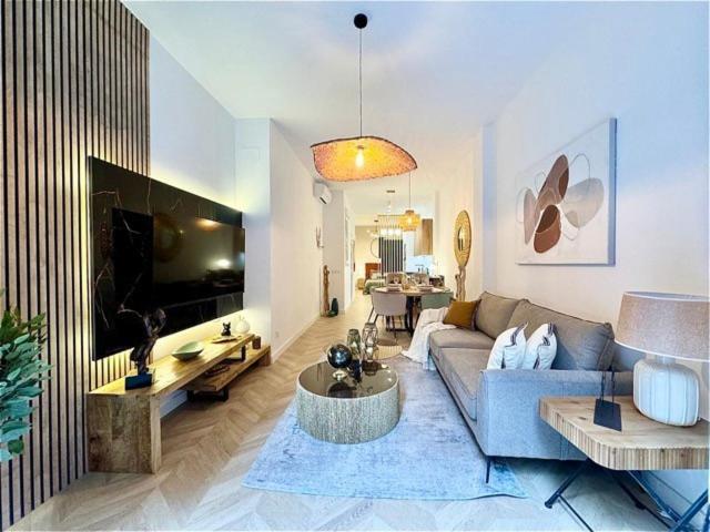 Modern & Bright Studio Apartment *