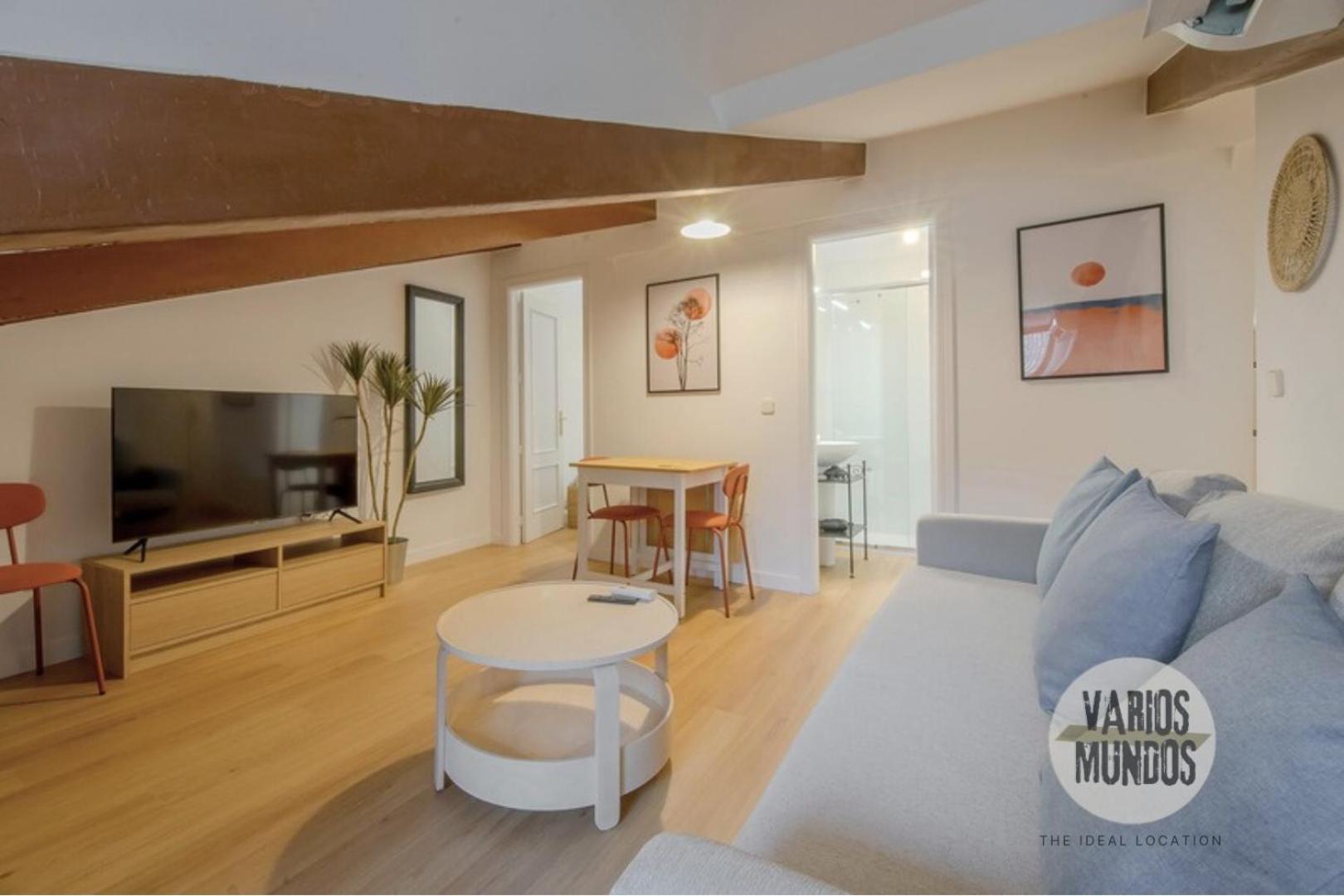 Fashion Design Loft En Calle Carretas-sol 4pax Madri