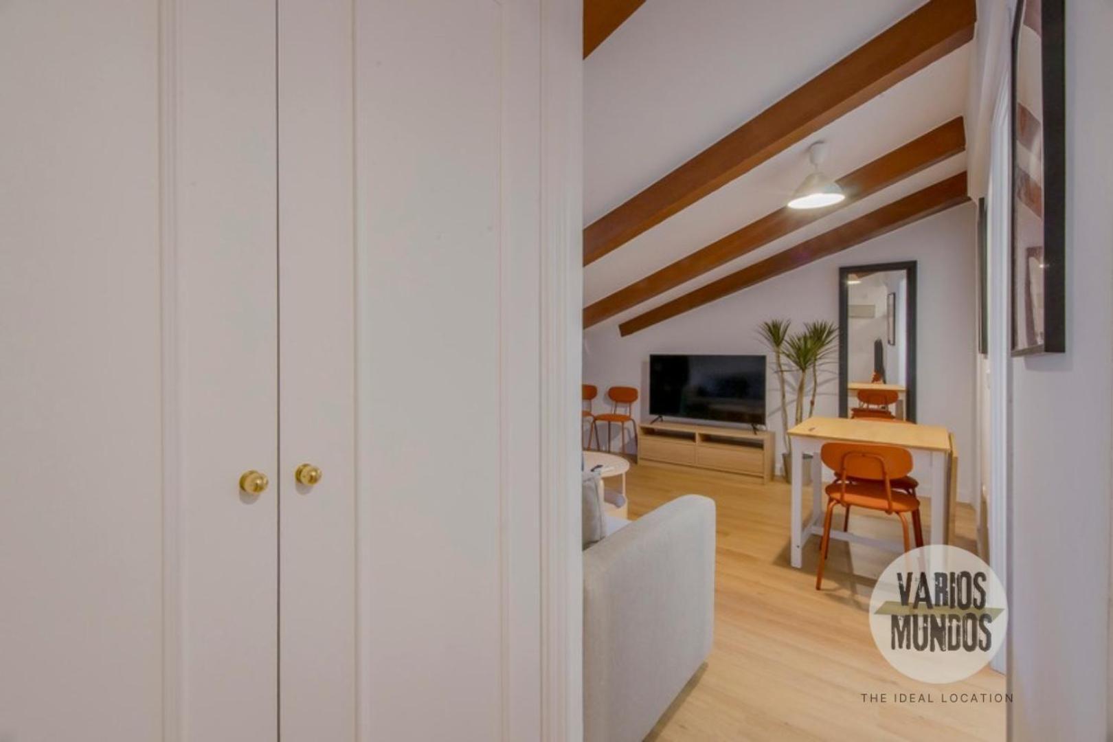 Fashion Design Loft En Calle Carretas-sol 4pax Madri