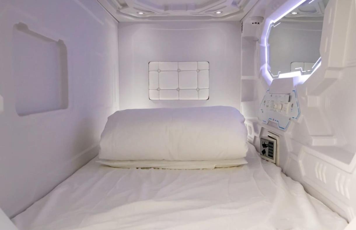 Beddy Capsule hotel *