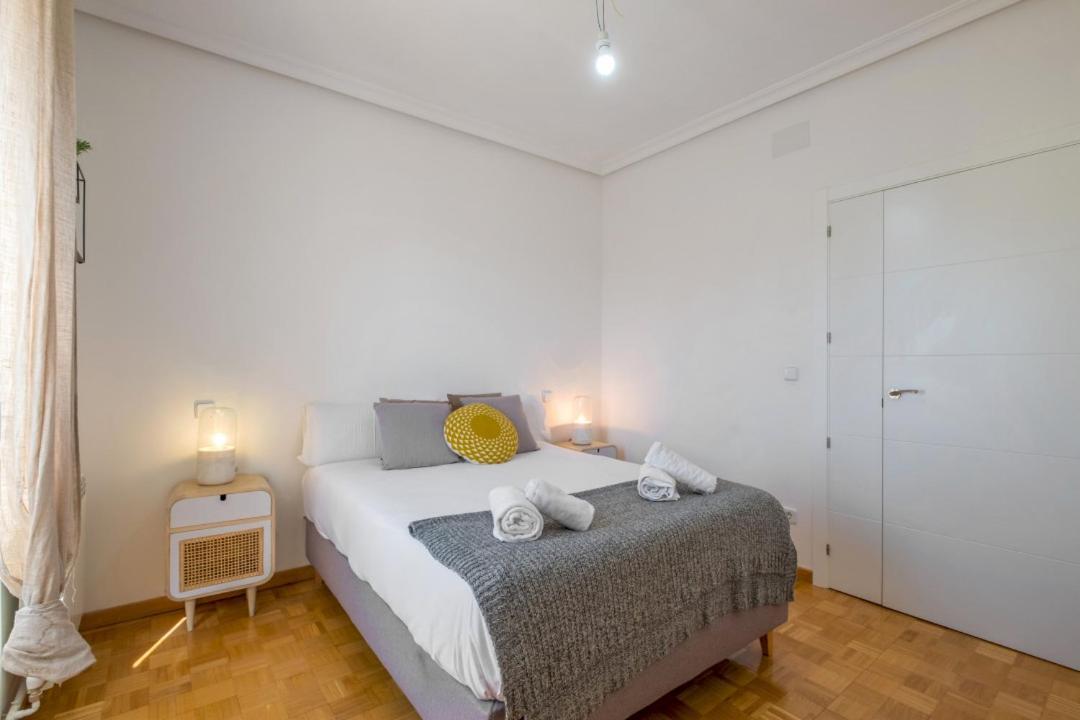 4 Bedrooms 2 Bathrooms Furnished - Salamanca - Bright - Mintystay Apartment Madrid