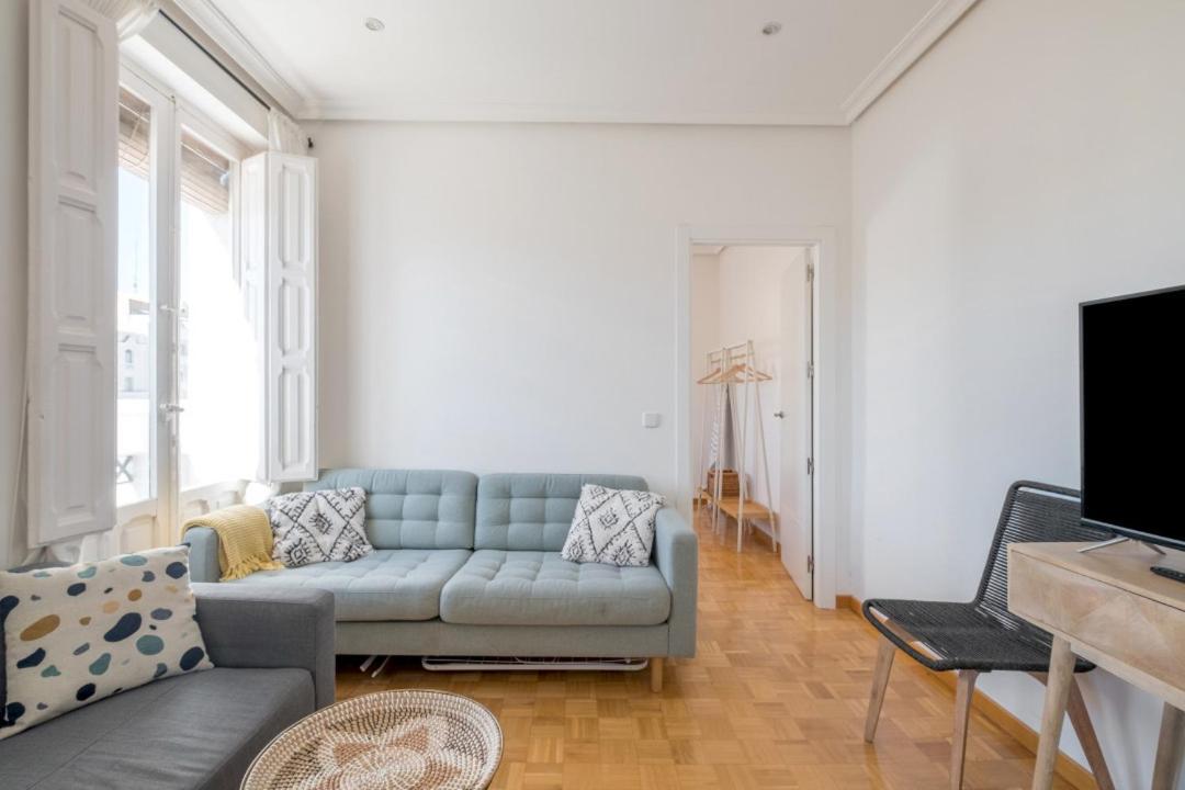 4 Bedrooms 2 Bathrooms Furnished - Salamanca - Bright - Mintystay Apartment Madrid
