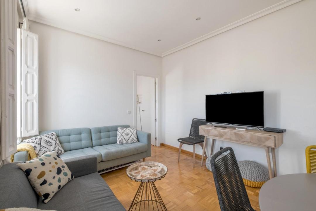 4 Bedrooms 2 Bathrooms Furnished - Salamanca - Bright - Mintystay Madrid