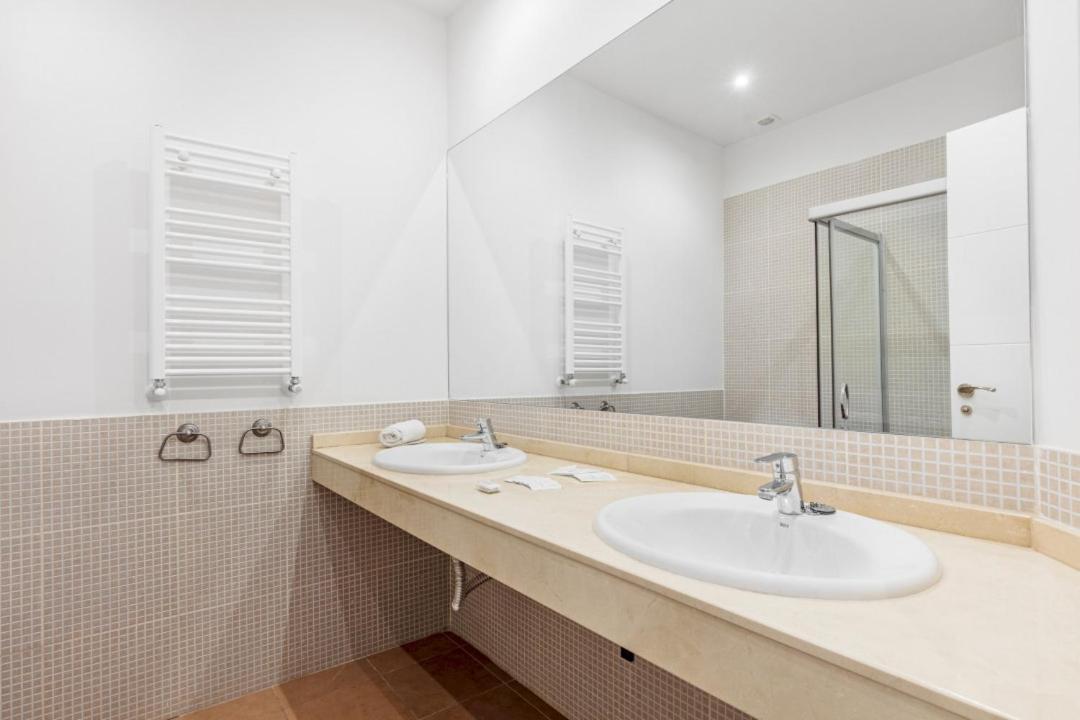 4 Bedrooms 2 Bathrooms Furnished - Salamanca - Refurbished - Mintystay Lejlighed *