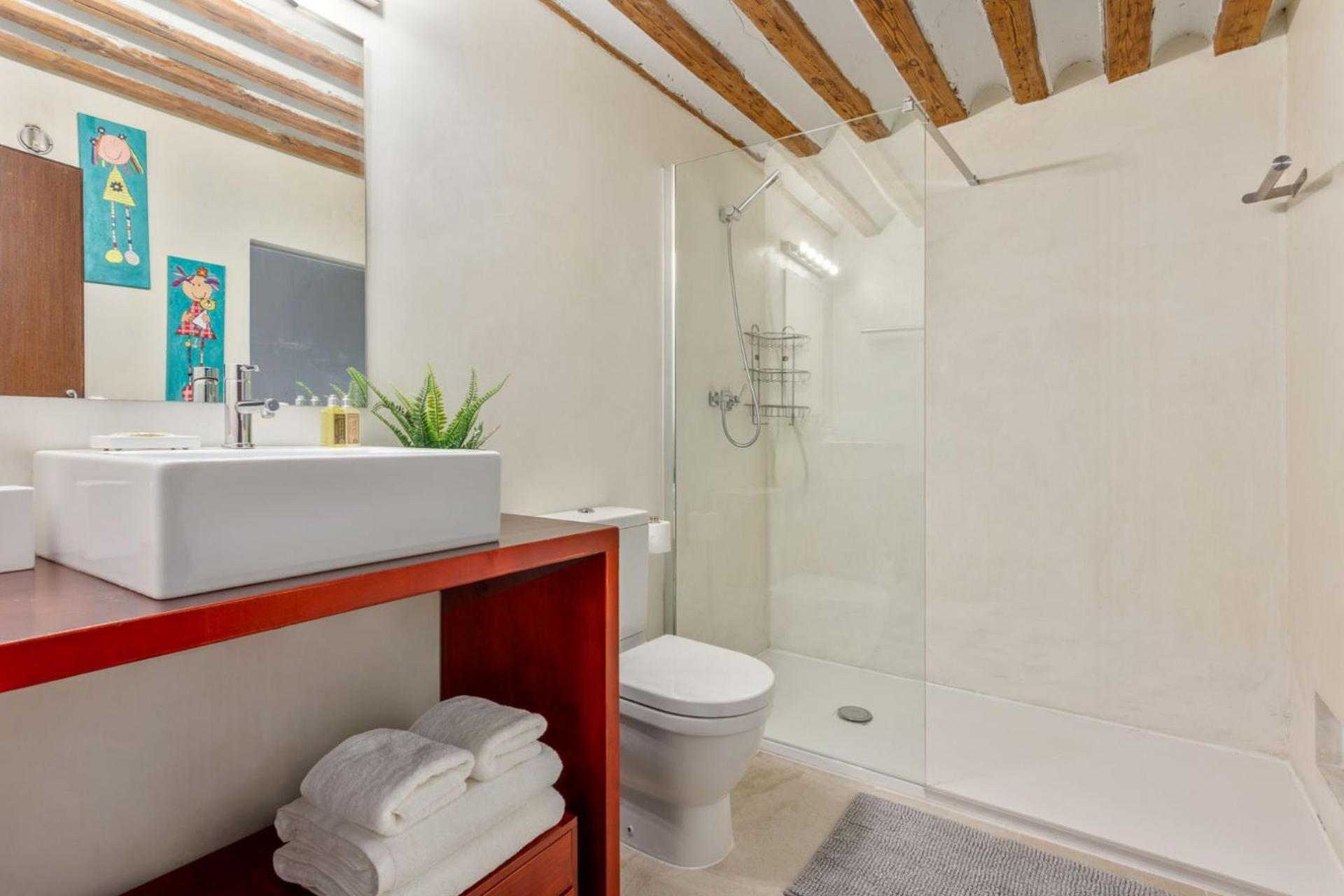 Apartment Boho-chic Loft In A Legendary 17th-century 'trap House Madrid