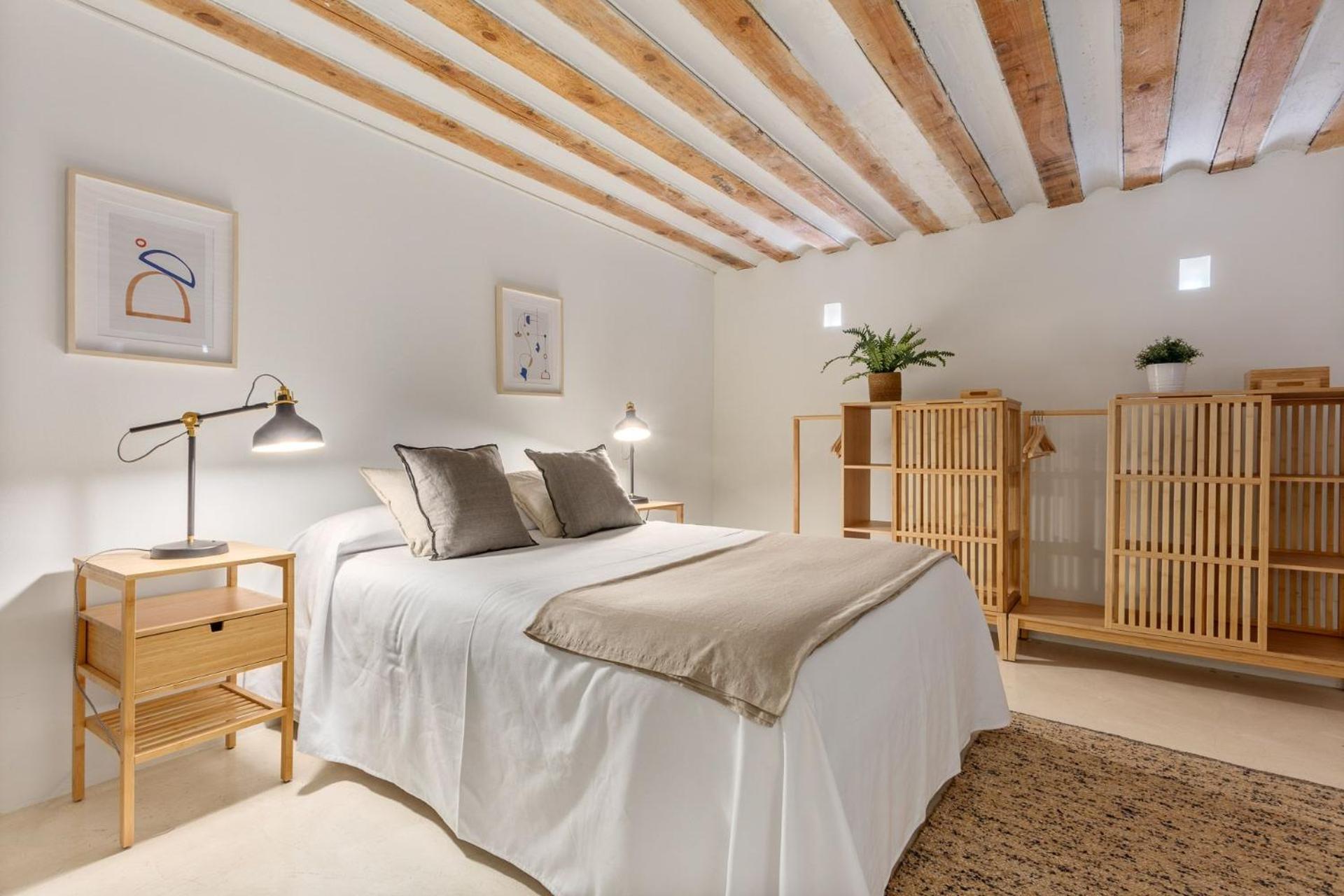 Boho-chic Loft In A Legendary 17th-century 'trap House * Madrid