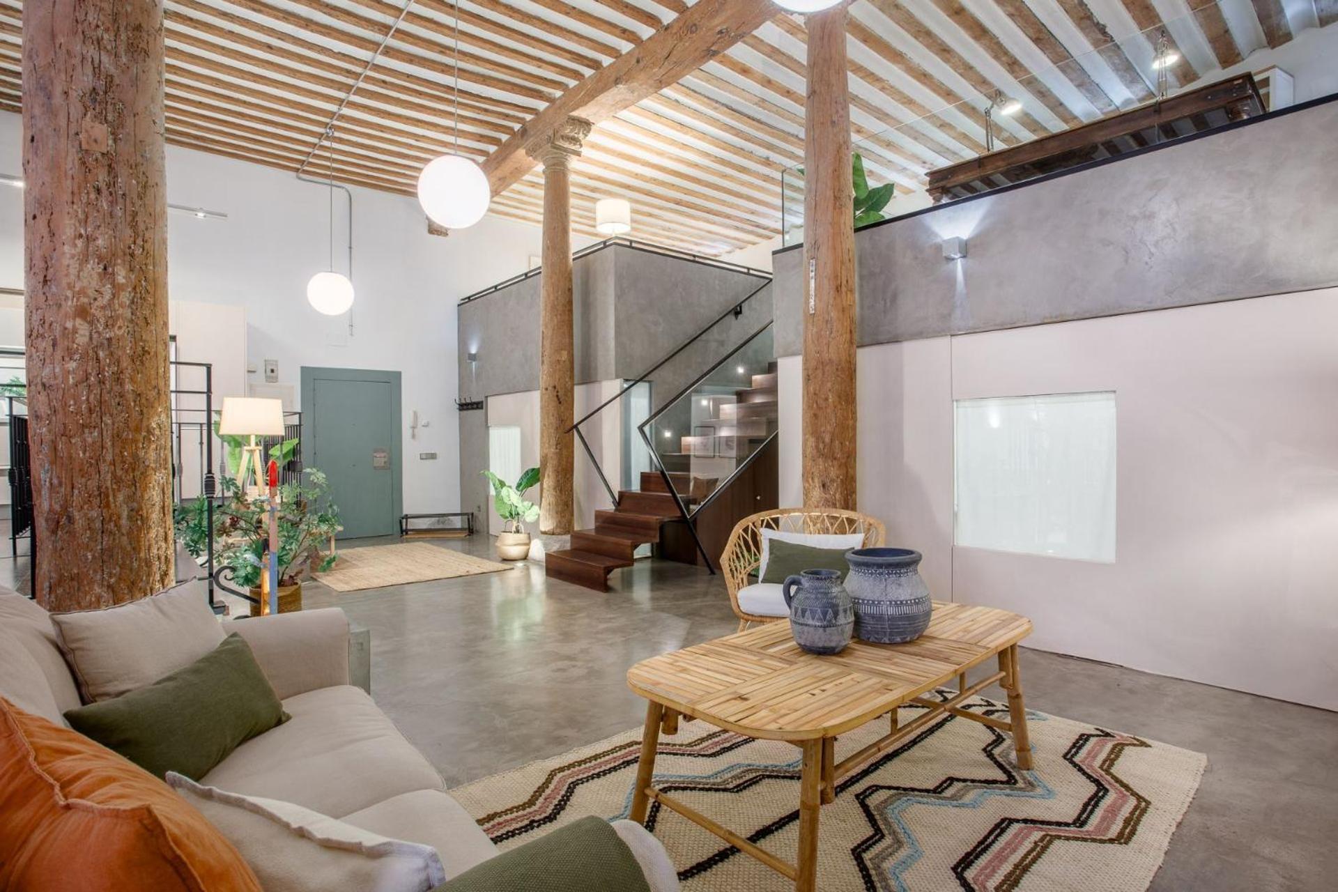 Boho-chic Loft In A Legendary 17th-century 'trap House Madrid