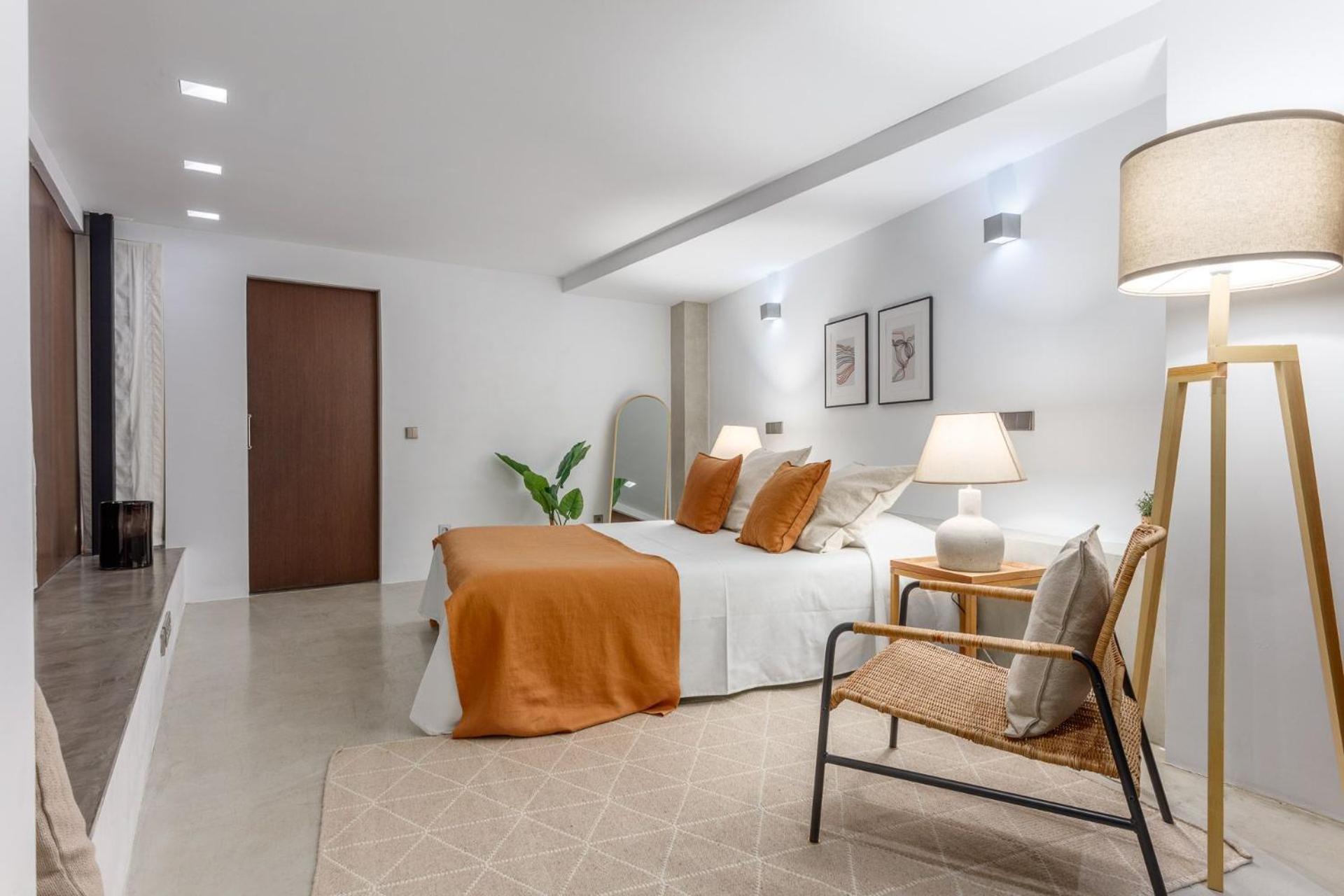 Boho-chic Loft In A Legendary 17th-century 'trap House * Madrid