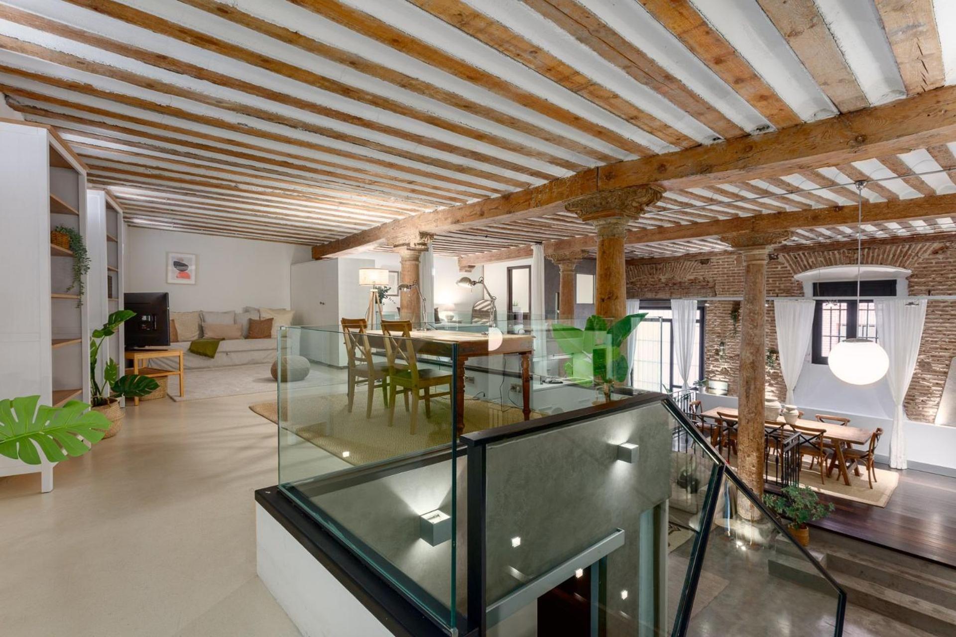 Boho-chic Loft In A Legendary 17th-century 'trap House * Madrid