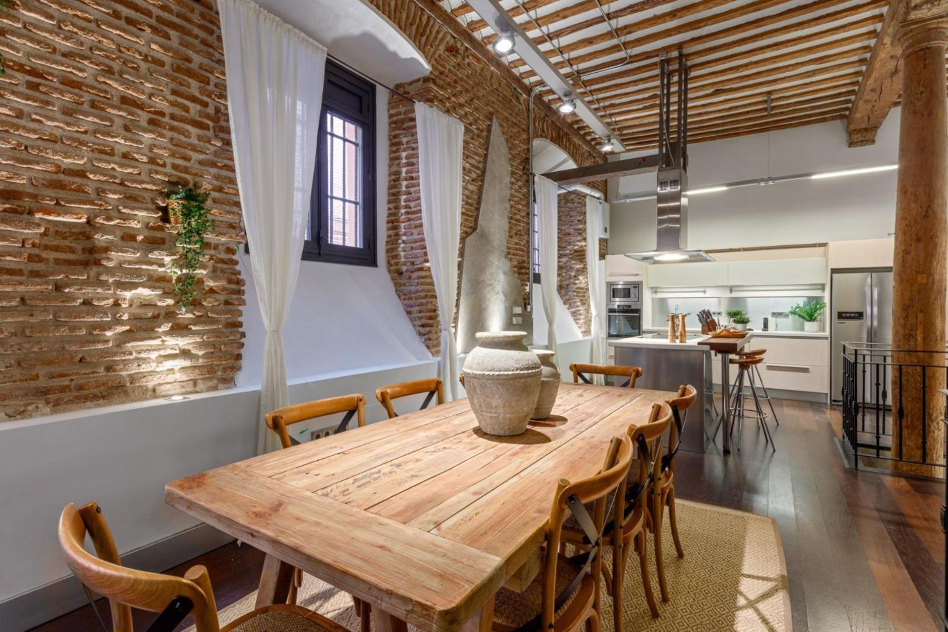 Apartment Boho-chic Loft In A Legendary 17th-century 'trap House